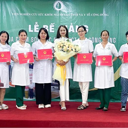 LỚP "CHĂM SÓC SỨC KHỎE NGƯỜI CAO TUỔI TẠI CỘNG ĐỒNG" Khóa III -2024 BẾ GIẢNG THÀNH CÔNG TỐT ĐẸP