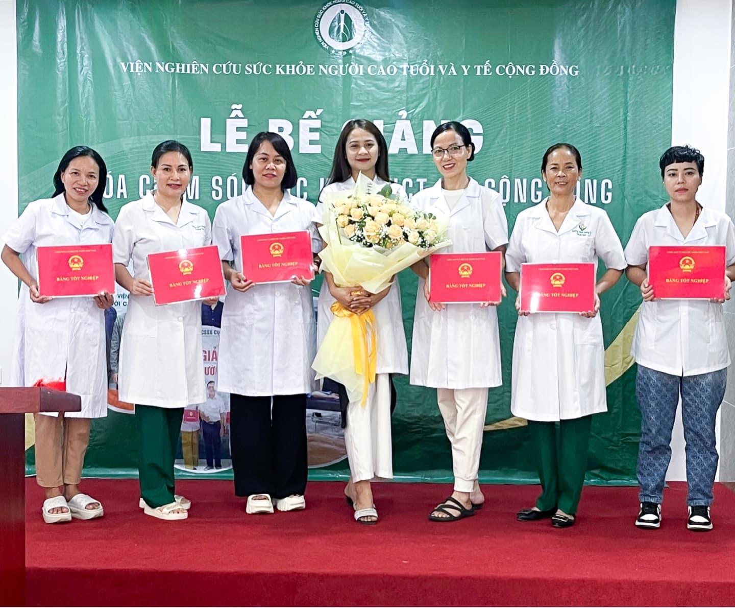 LỚP "CHĂM SÓC SỨC KHỎE NGƯỜI CAO TUỔI TẠI CỘNG ĐỒNG" Khóa III -2024 BẾ GIẢNG THÀNH CÔNG TỐT ĐẸP